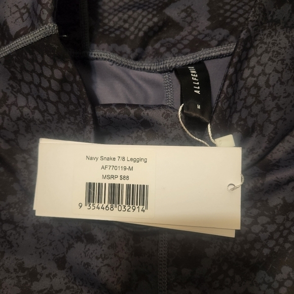 New All Fenix Navy Snake 7/8 Leggings - Picture 5 of 6